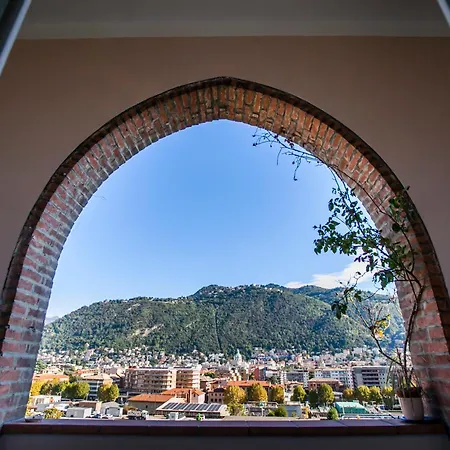 Il Loggiato شقة كومو